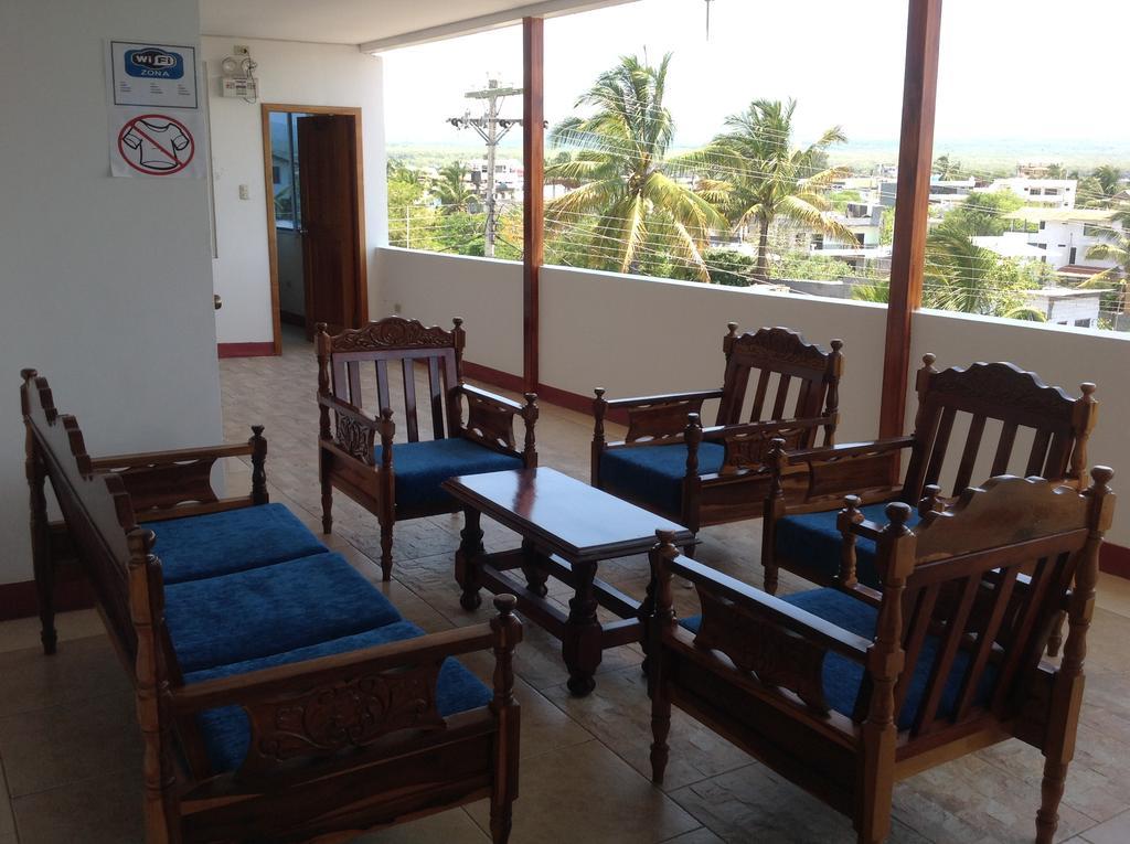 Gloria - Galápagos Inn Puerto Ayora  Exterior foto