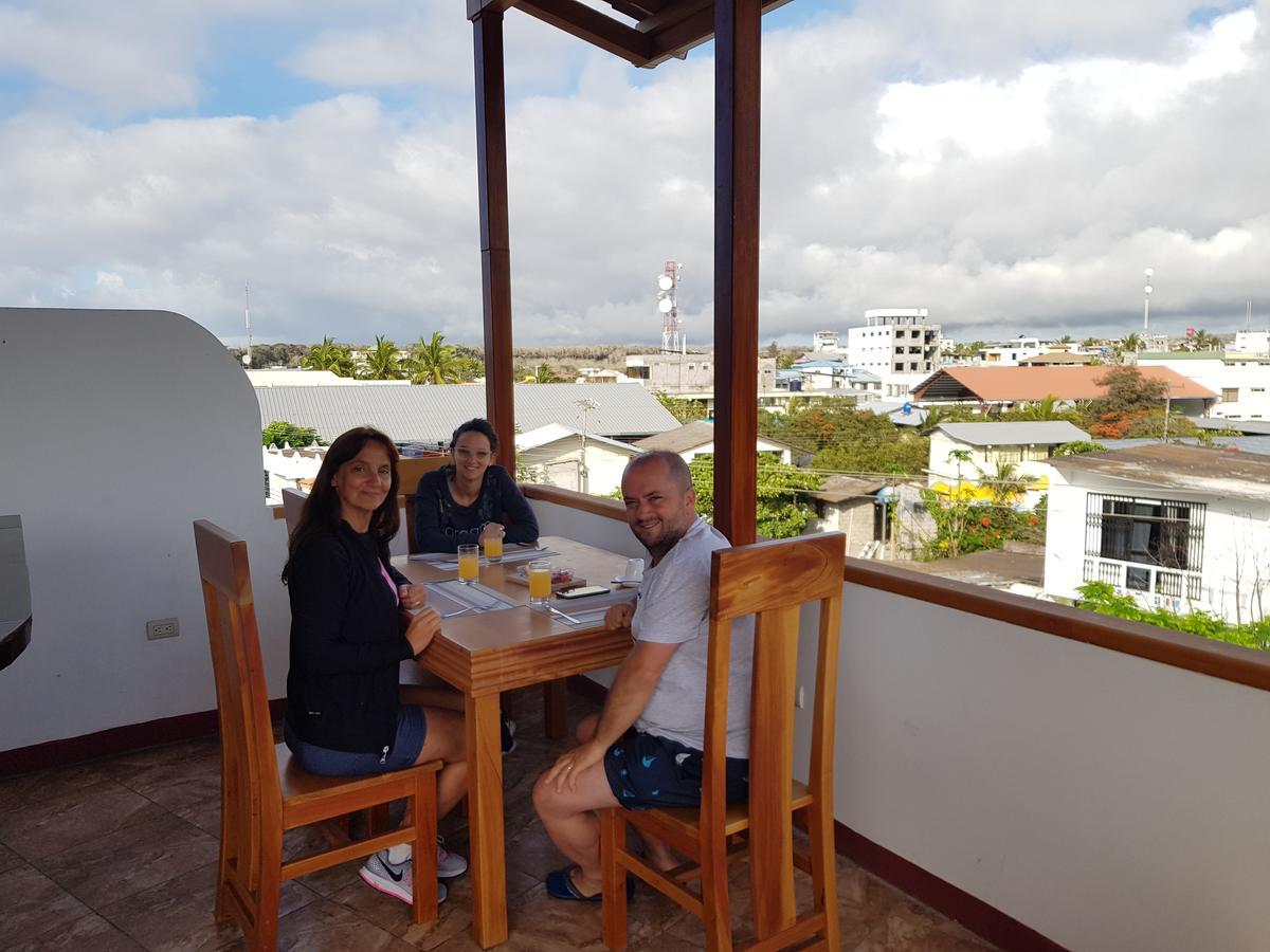 Gloria - Galápagos Inn Puerto Ayora  Exterior foto