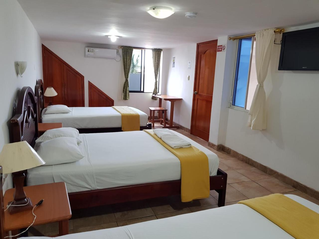 Gloria - Galápagos Inn Puerto Ayora  Exterior foto