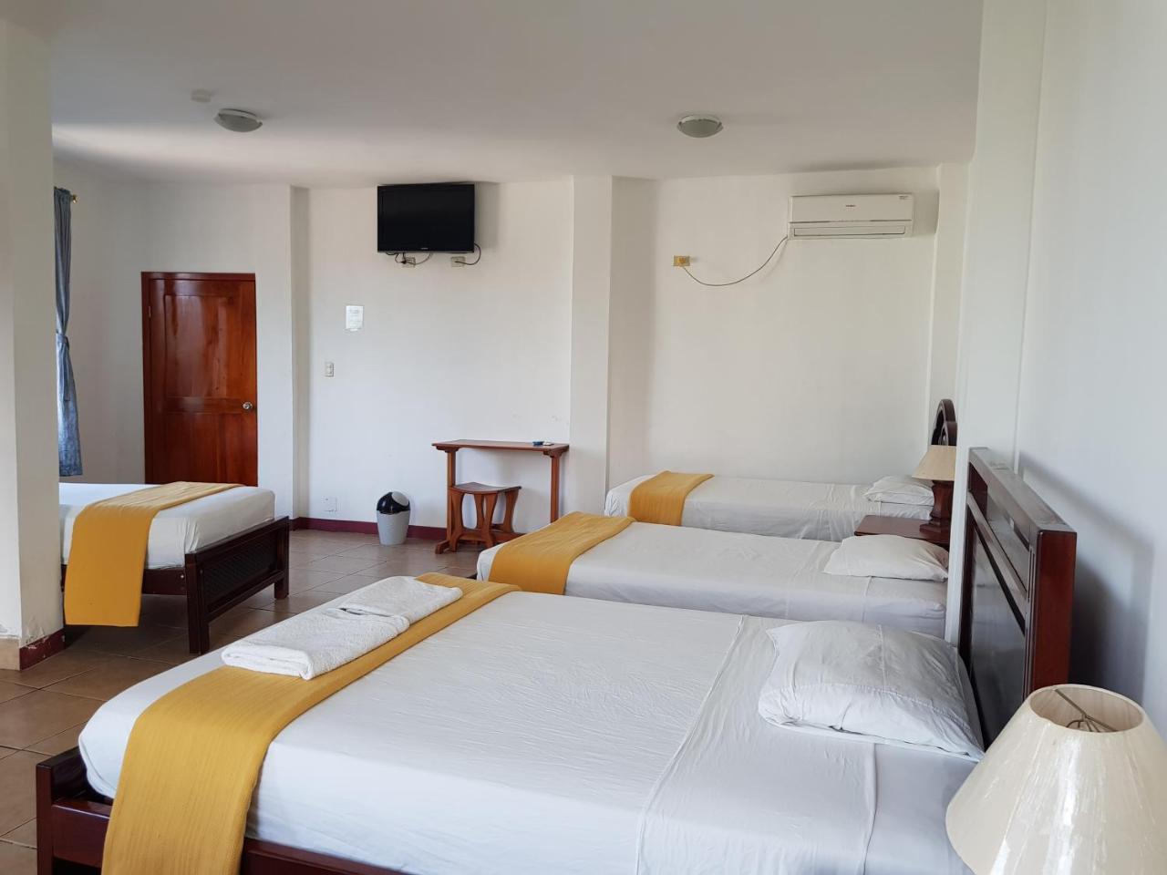 Gloria - Galápagos Inn Puerto Ayora  Exterior foto